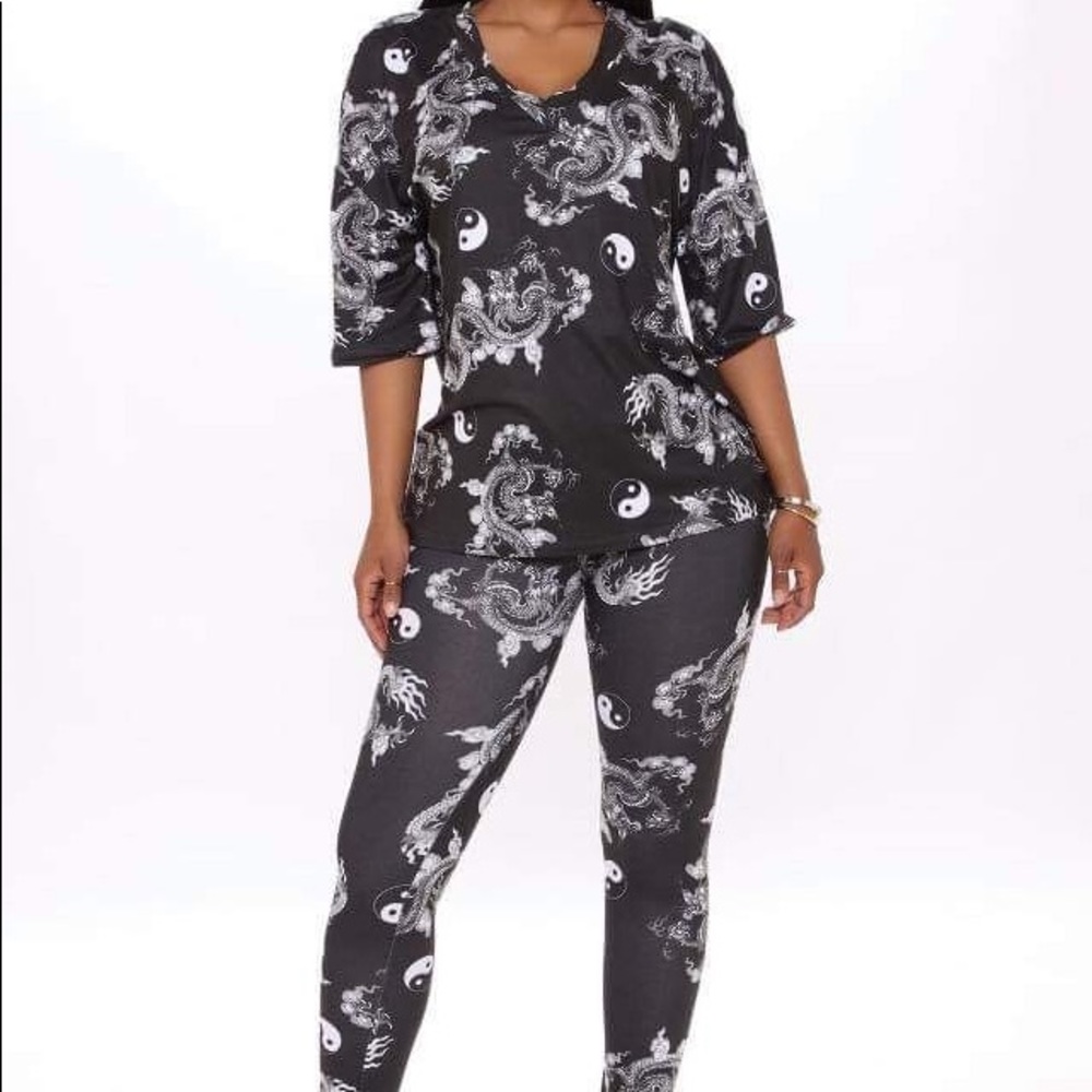 Fashion Nova yin yang set. Size XL.